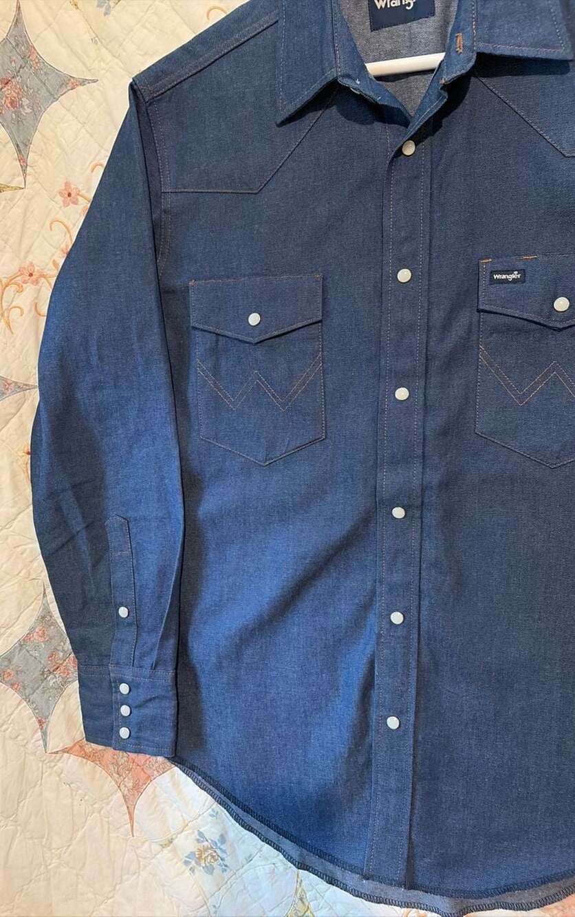 Wrangler Men's Cowboy Cut Long Sleeve Western Denim Snap Shirt 100% cotton - Picture 5 of 15